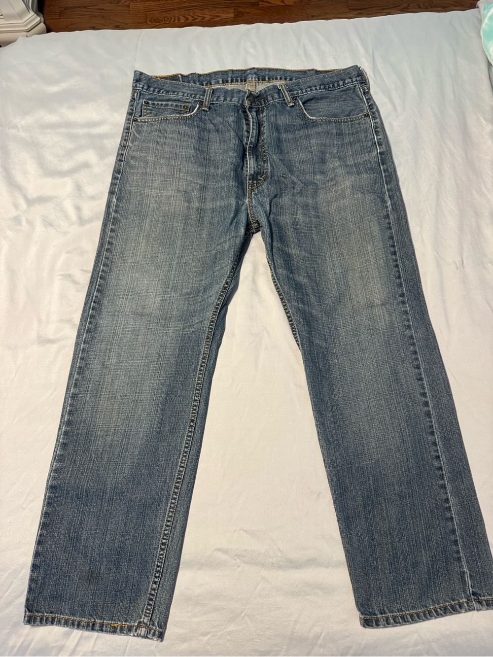 Levi's Men's 550 Jeans in Light Blue Wash 40x30